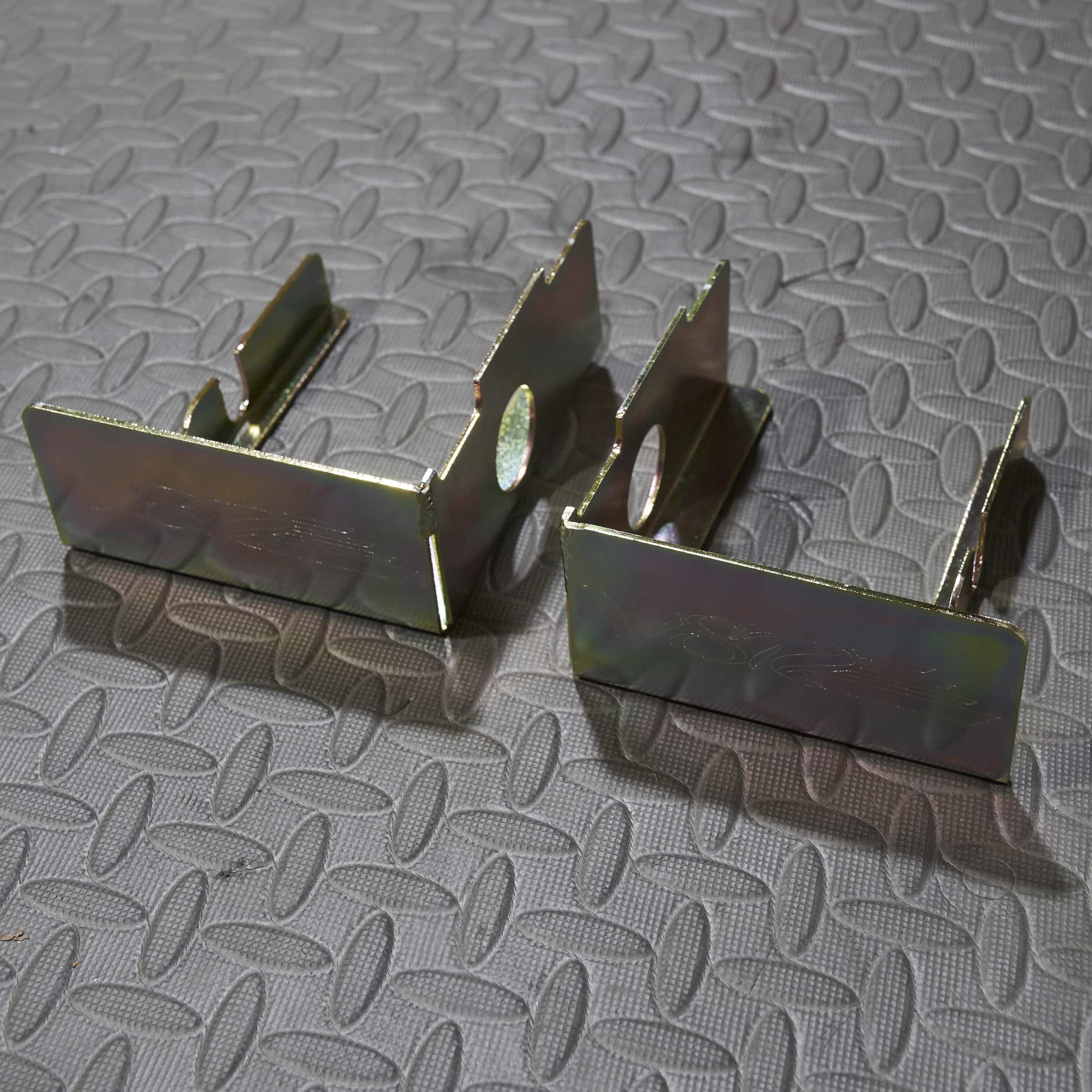 Heat shield for GM short & wide motor mounts